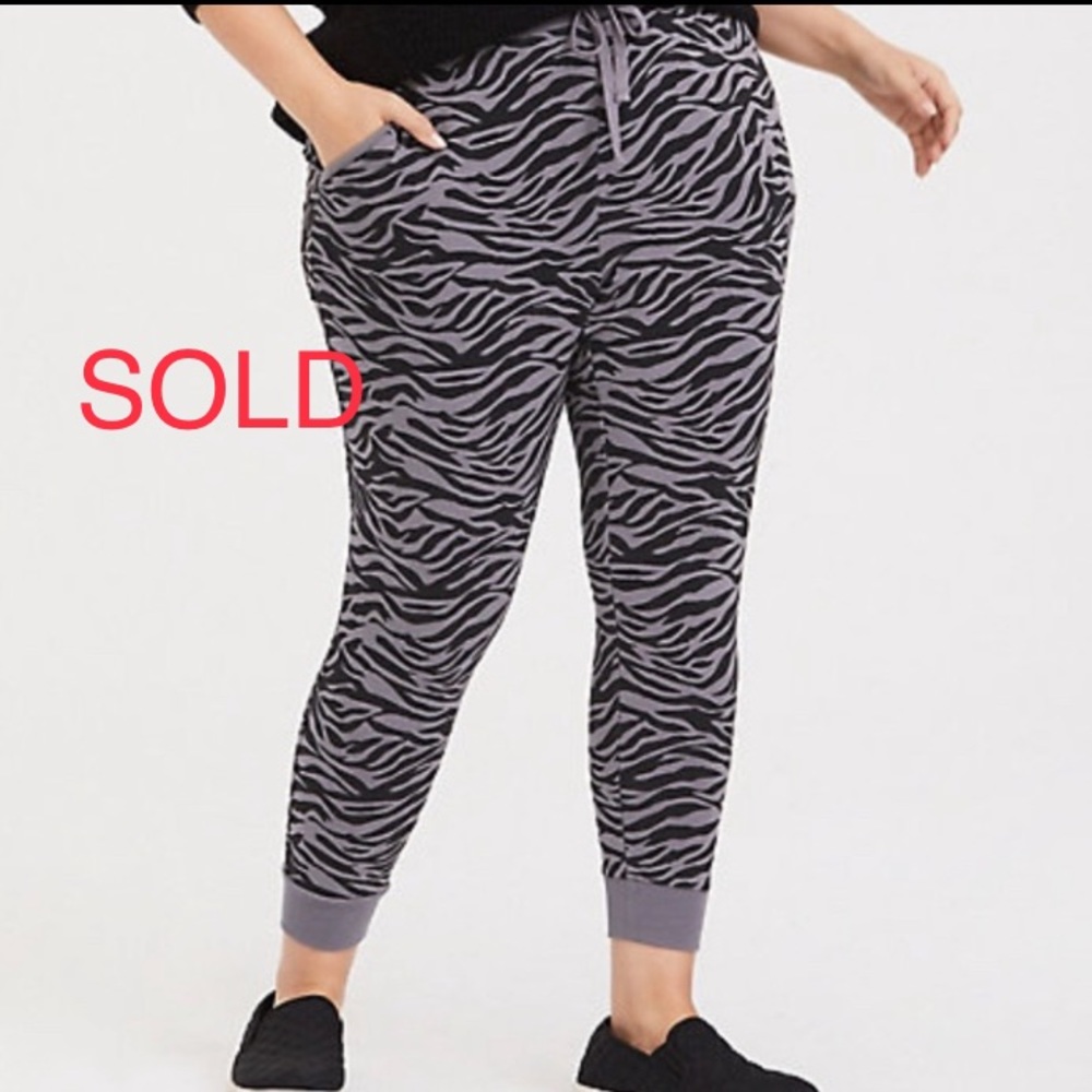 NWT TORRID ZEBRA STRIPED JOGGERS active punk 1X - Picture 5 of 5